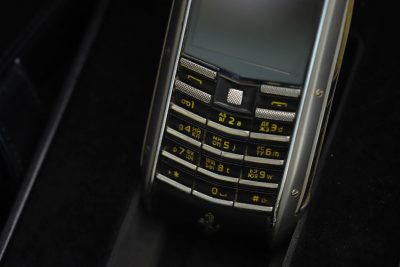 Điện Thoại Vertu Ascent Ti Ferrari Da Vàng
