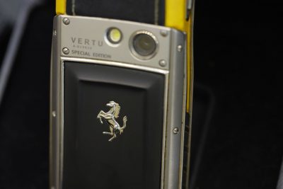 Điện Thoại Vertu Ascent Ti Ferrari Da Vàng