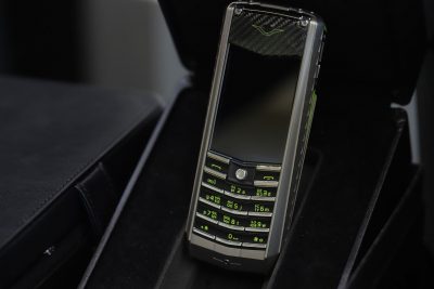 Điện thoại Vertu Ascent X Titanium Carbon Fibre Black And Green