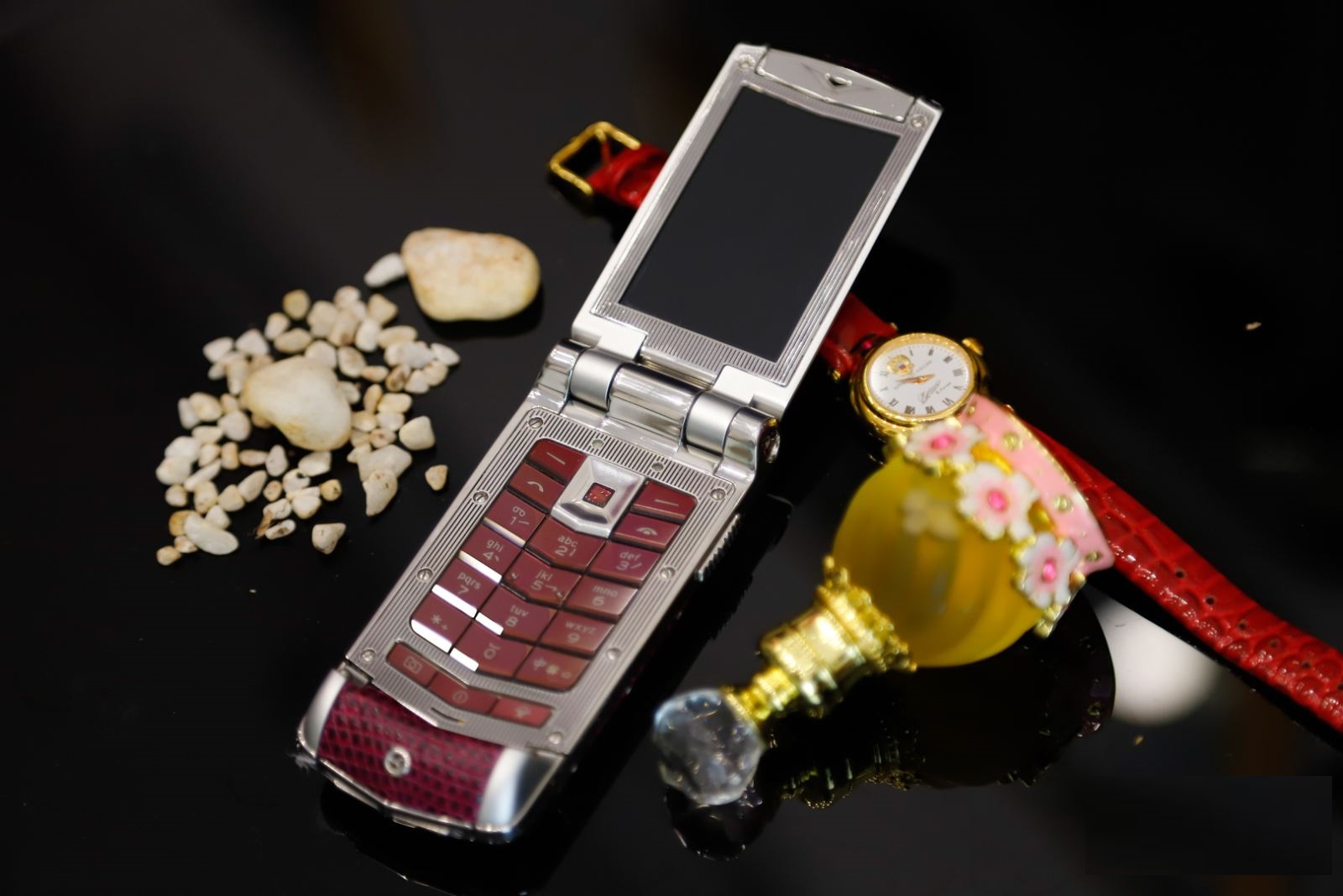 Điện Thoại Vertu Constellation Ayxta Da Cá Sấu Hồng
