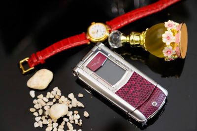 Điện thoại Vertu Constellation Ayxta Da Cá Sấu (Màu Hồng)