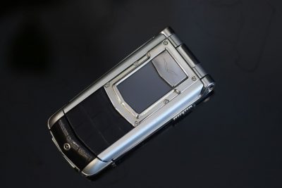 Điện Thoại Vertu Constellation Ayxta Da Cá Sấu Đen