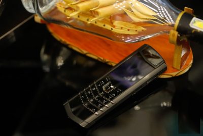 Điện thoại Vertu Signature S Black máy đẹp