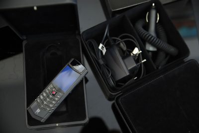 Điện thoại Vertu Signature S Dragon Black