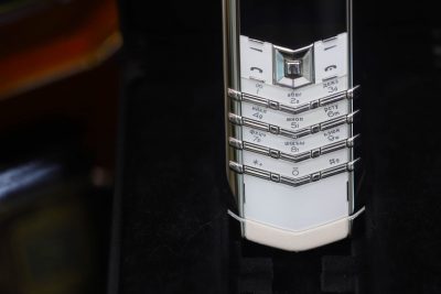 Điện thoại Vertu Signature S Pure White