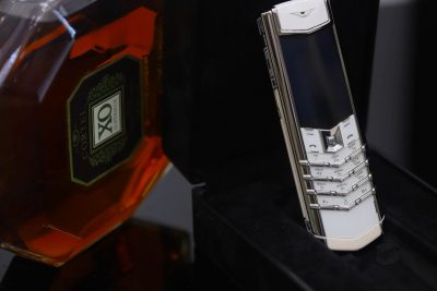 Điện thoại Vertu Signature S Pure White