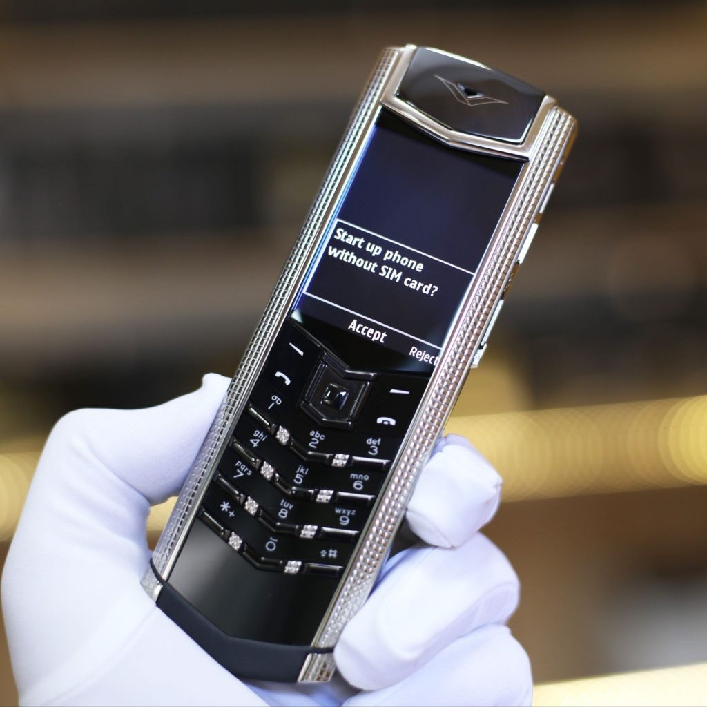 Vertu Signature S Clous De Paris