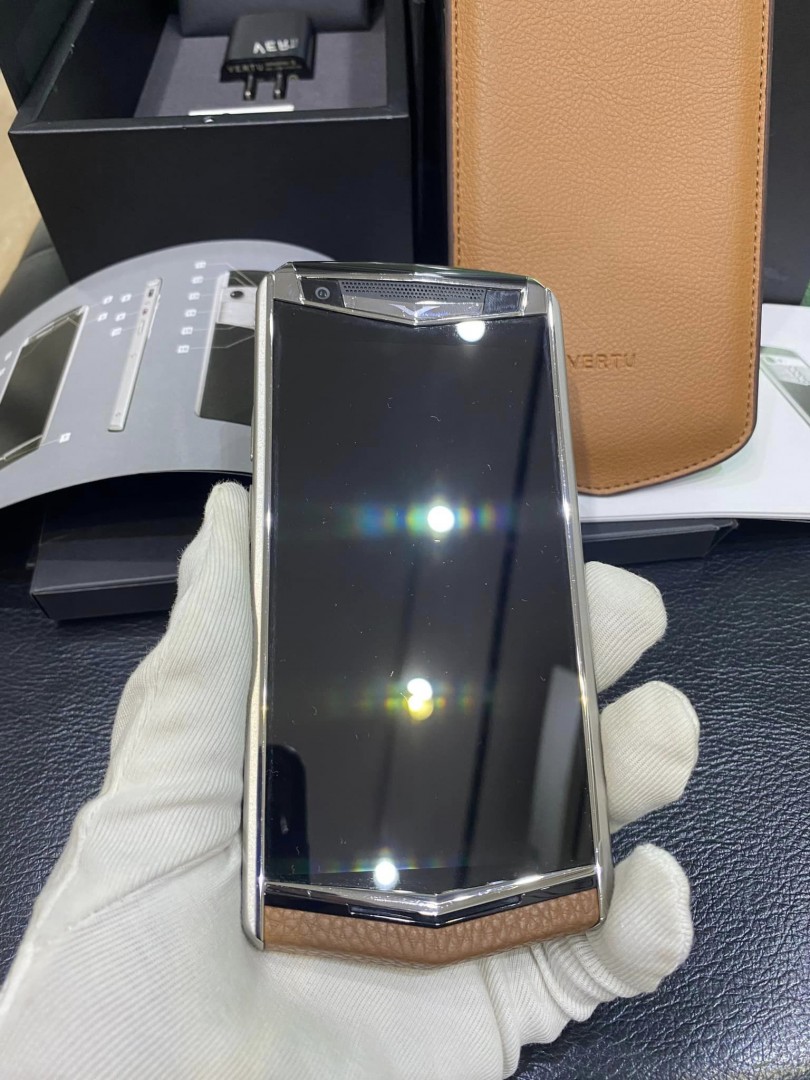 Vertu Aster P Brown (8)