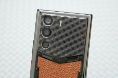 Điện thoại METAVERTU 1 Basic Calf da bê nâu chính hãng 99