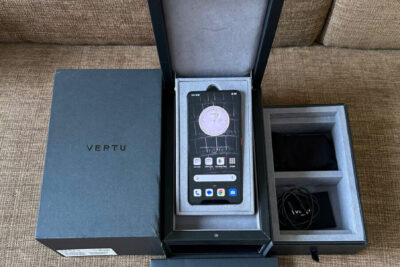 Điện thoại METAVERTU 2 Generation da cá sấu đen 99% chính hãng