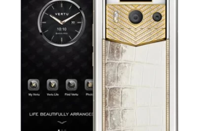 Điện thoại METAVERTU 2 Customized Himalaya Alligator Leather White