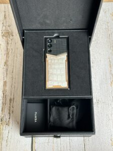 Dien Thoai Vertu Meta 1 Web 3 0 Lung Clous Vien Dinh Kim Boc Da Ca Sau 8 Min
