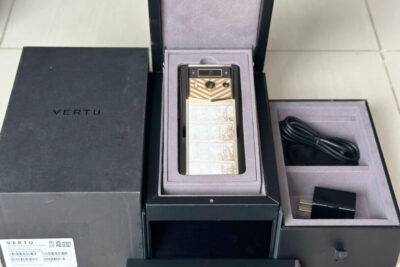 Điện Thoại Vertu Meta 2 Cá Sấu Bạch Tạng Đính Kim