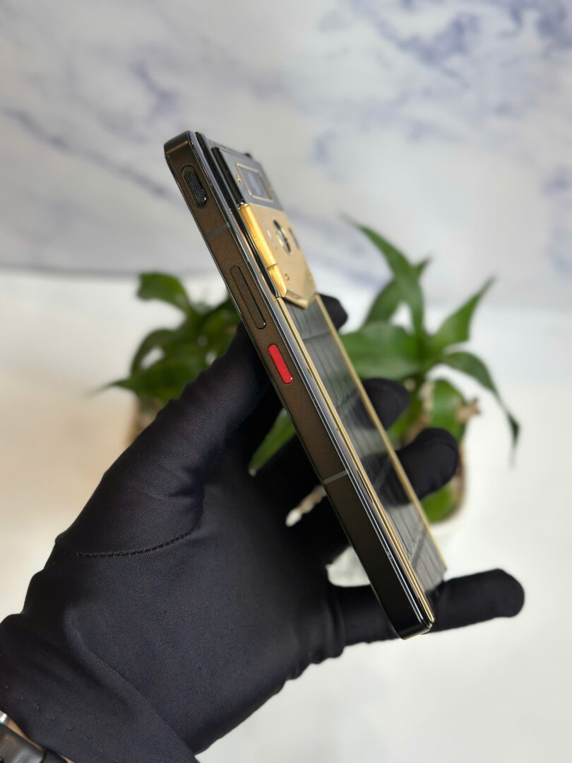 Metavertu 2 Max – Da Cá Sấu & Viền Bọc Vàng 18k (4)