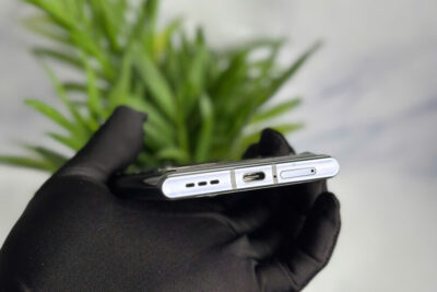 Vertu Meta 1 Web 3.0 Lưng Bọc Da Cá Sấu Bạch Tạng