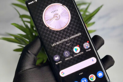 Vertu Meta 1 Web 3.0 Lưng Bọc Da Cá Sấu Bạch Tạng