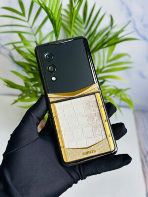 Vertu Quantum Flip Da Cá Sấu Bạch Tạng Viền Kim