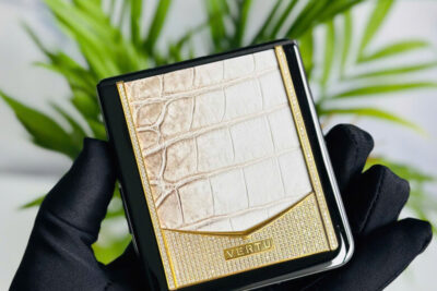 Vertu Iron Flip Diamonds Gold Himalaya 99%