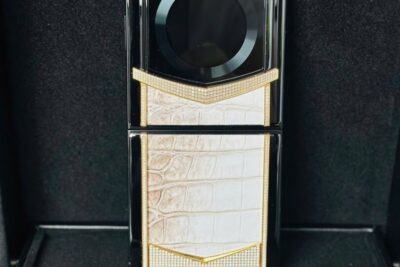 Vertu Iron Flip Diamonds Gold Himalaya 99%